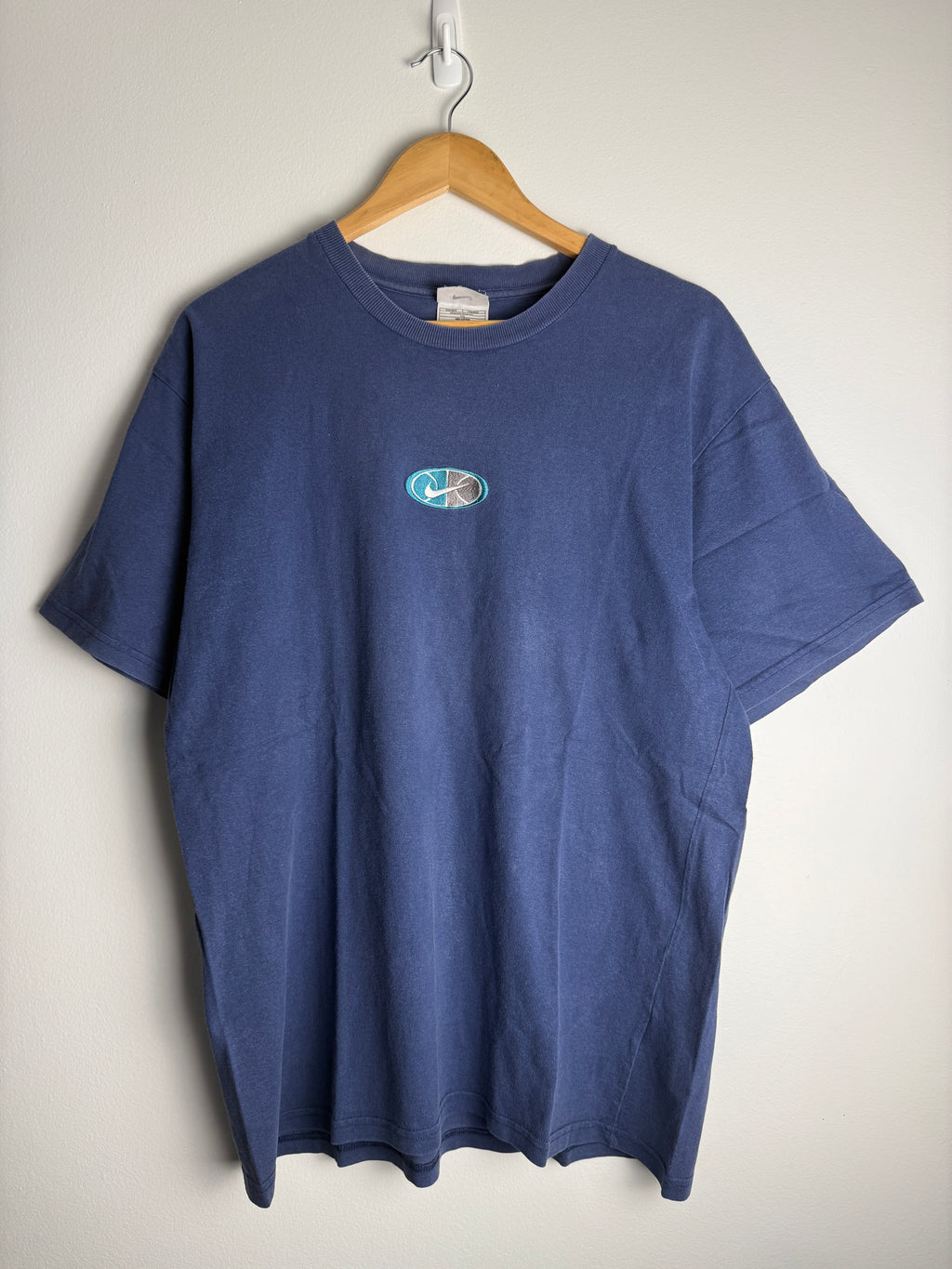 Vintage Nike Centre Graphic T-Shirt - L