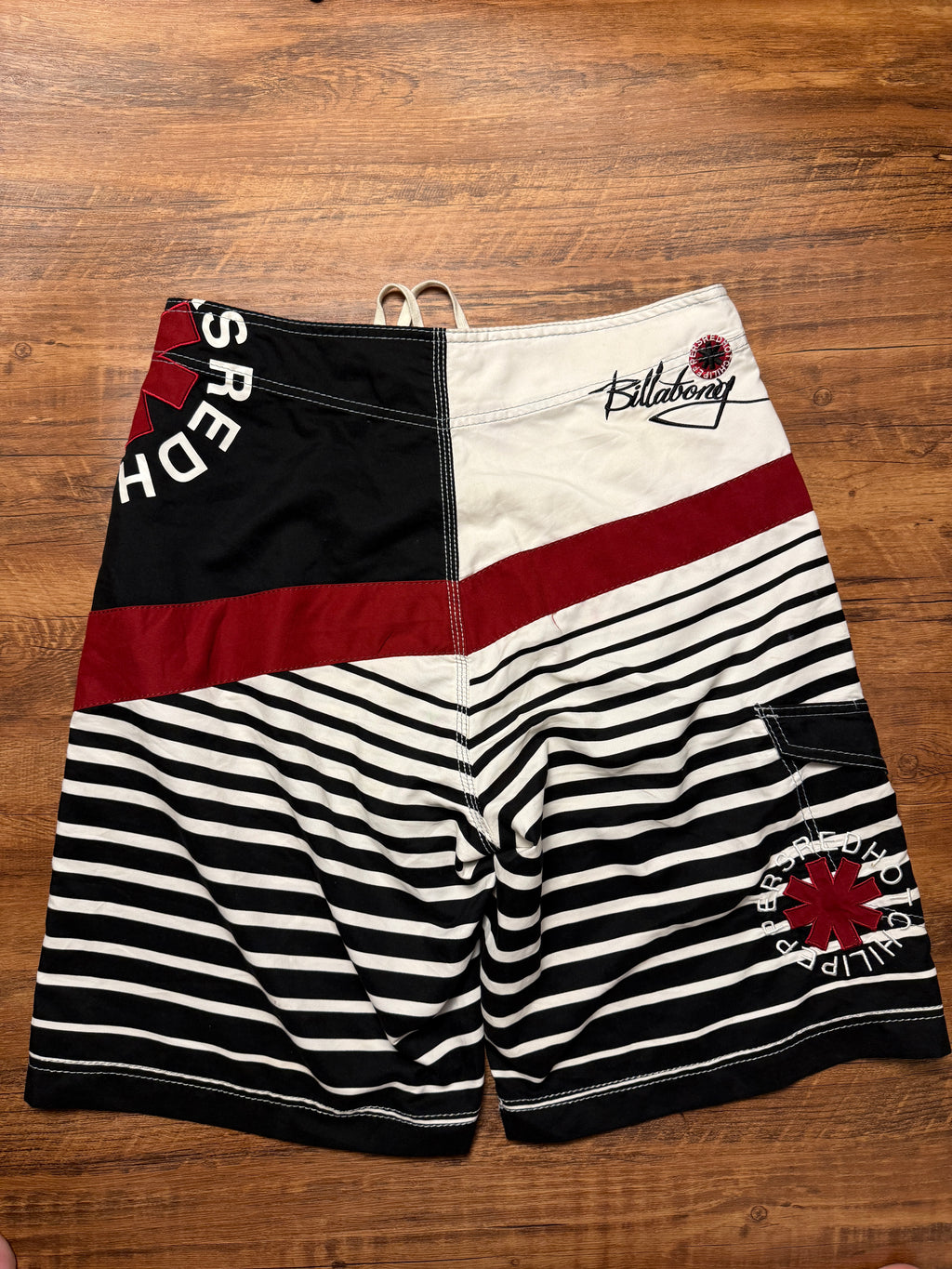 RARE Vintage Limited Edition Billabong x Red Hot Chilli Peppers - 33