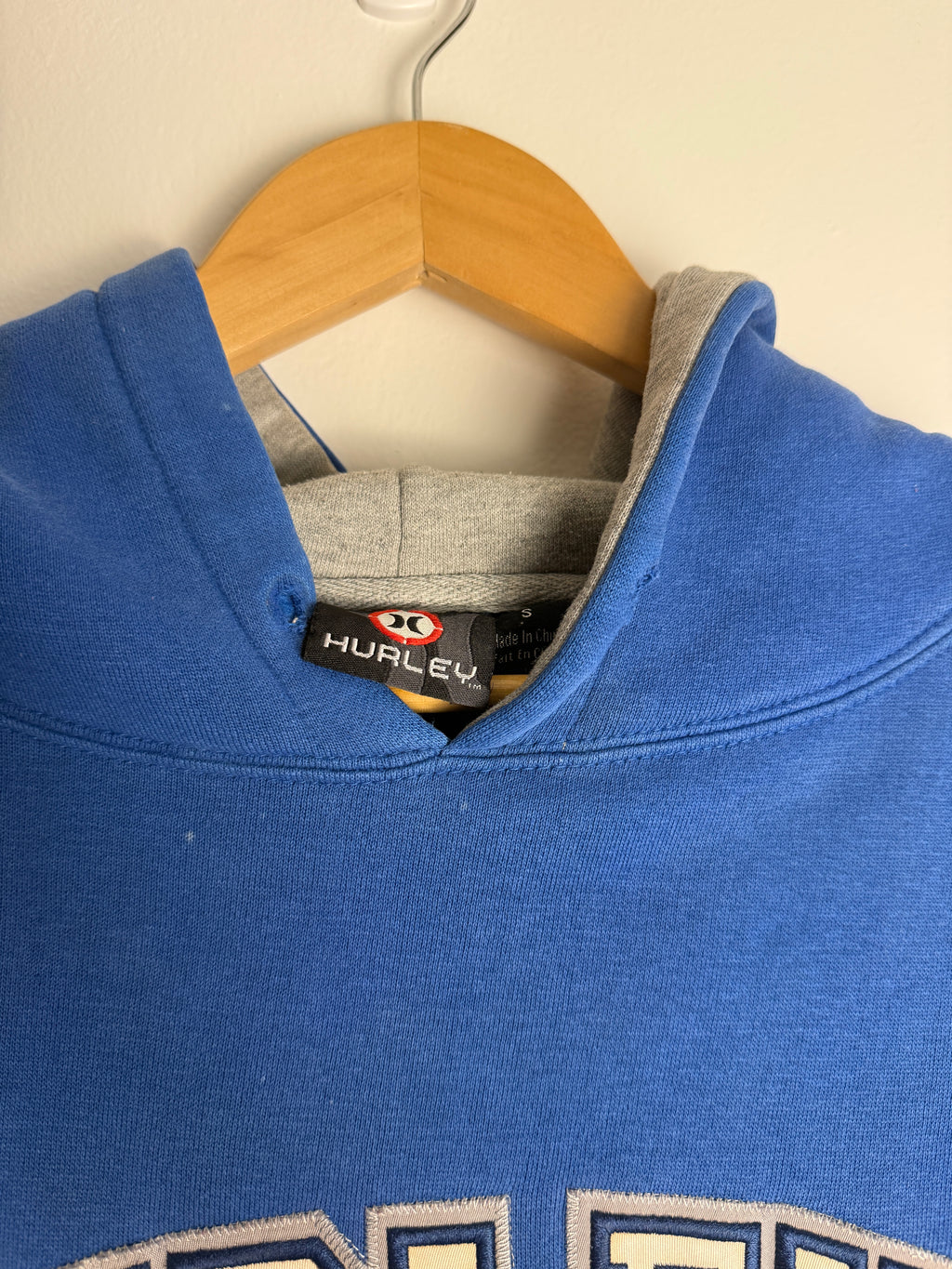 RARE Vintage Hurley Spellout Hoodie - L