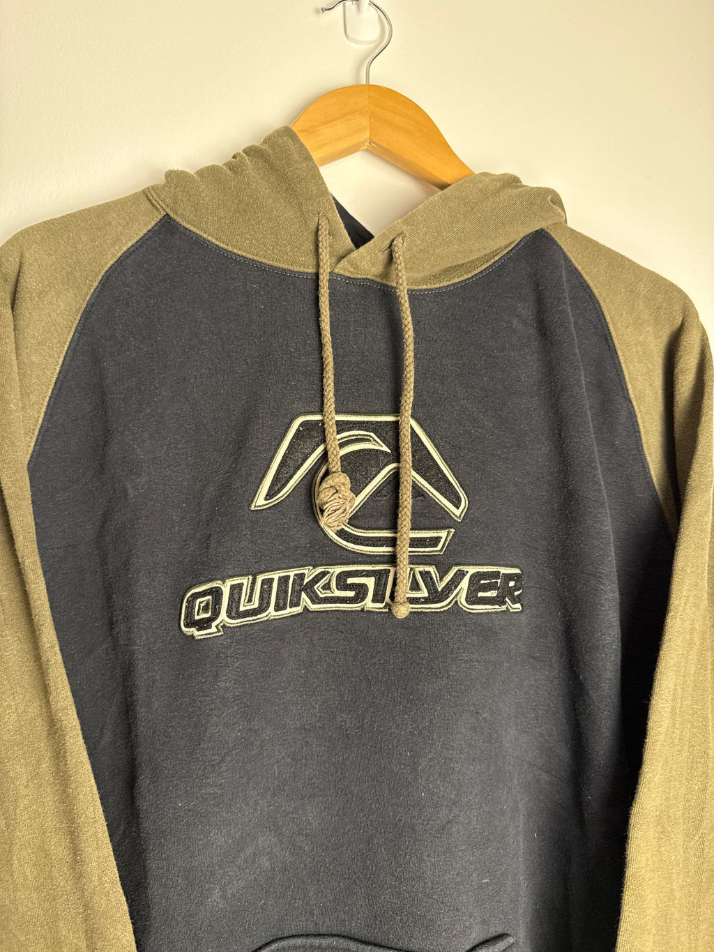 RARE Vintage Quicksilver Two Tone Spellout Hoodie - L