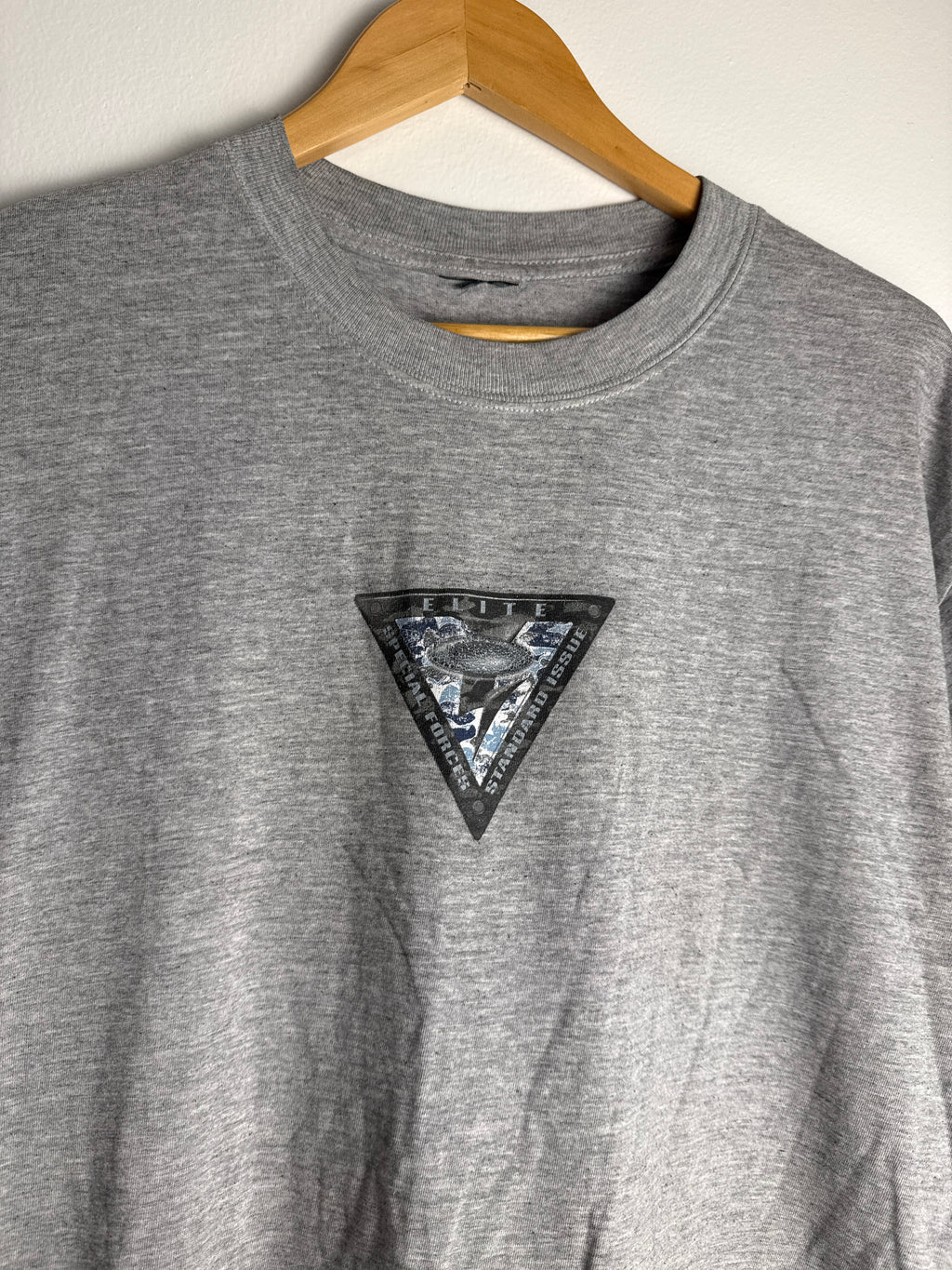 Vintage Oakley Centre Graphic T-Shirt - L
