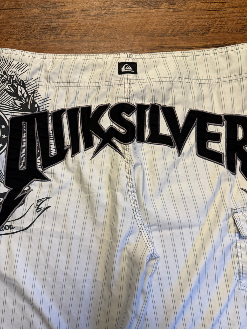 Vintage Quicksilver SpellOut Boardies - 32