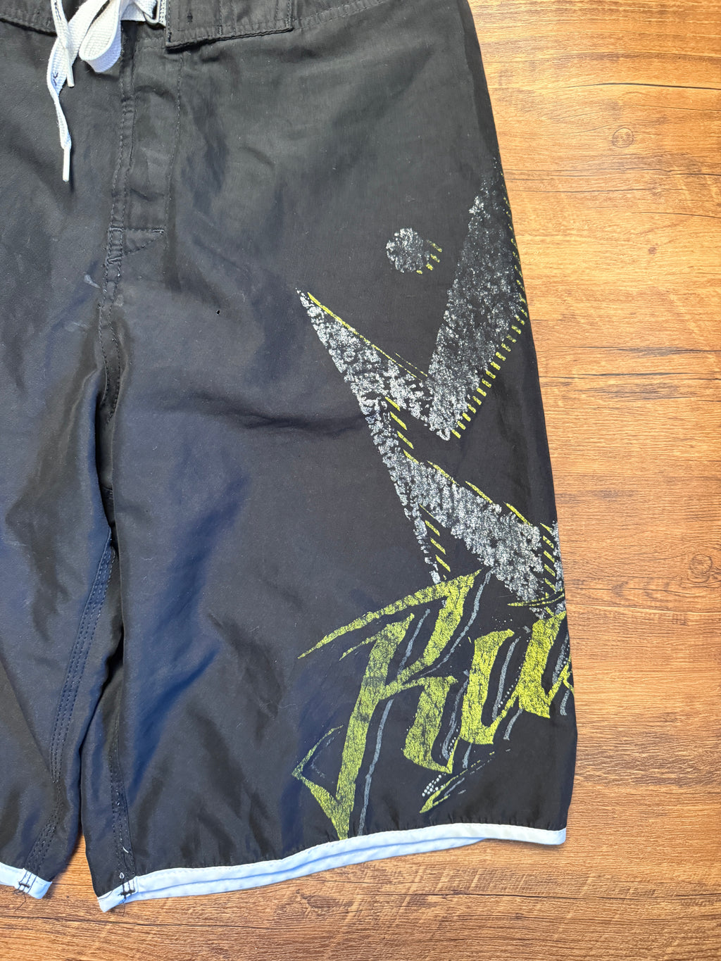 Vintage Crown Rusty Boardies - 30