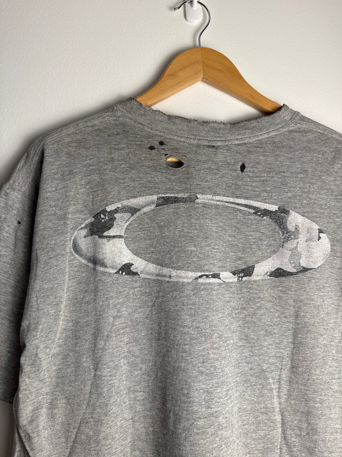 Thrashed Vintage Oakley Software T-Shirt - L