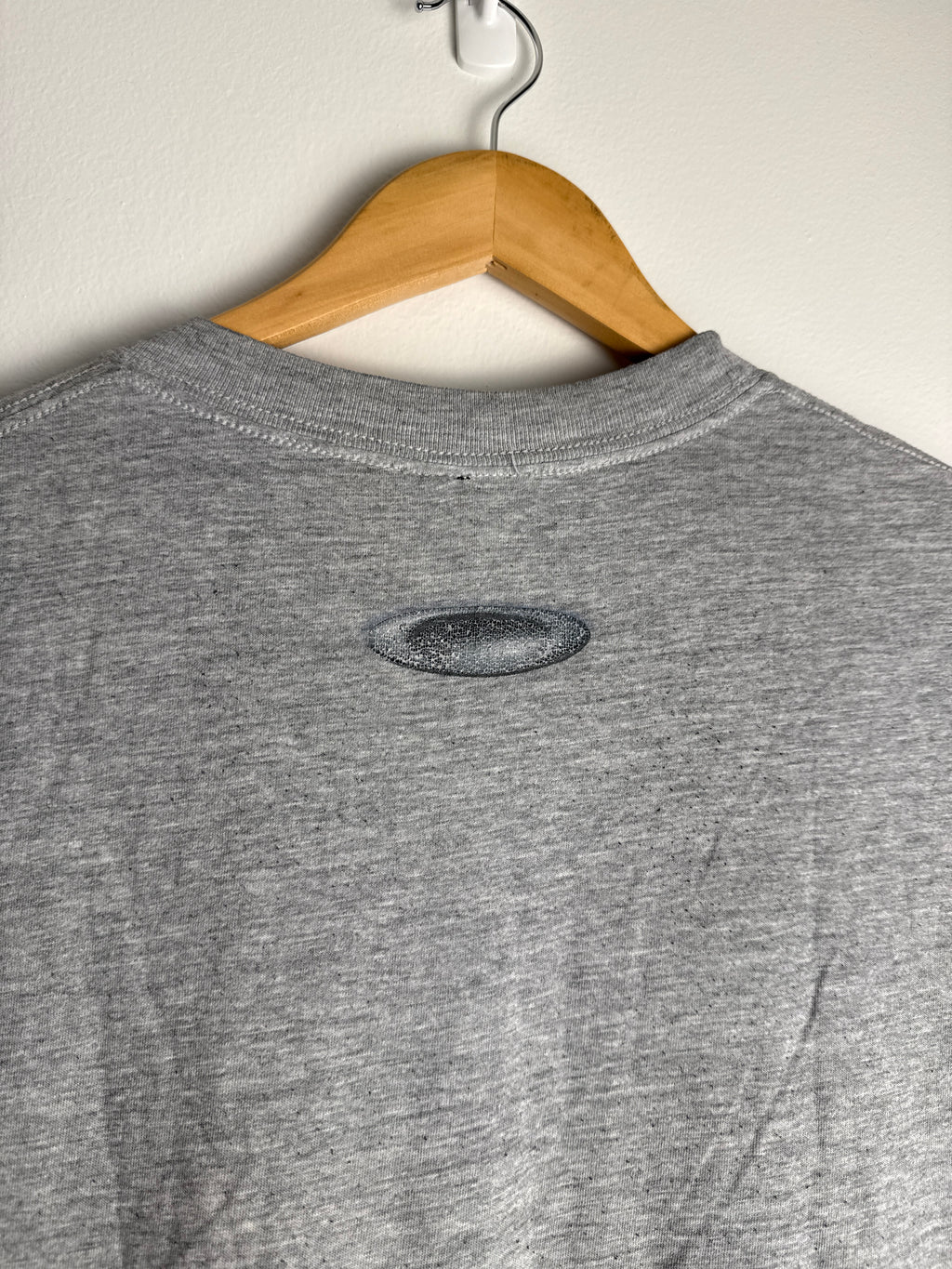 Vintage Oakley Centre Graphic T-Shirt - L