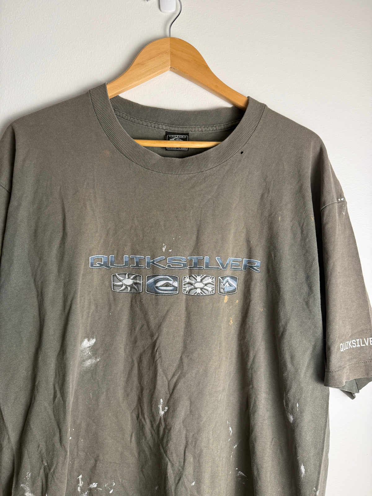 Vintage Paint Splatter Quicksilver Spellout T-Shirt - L