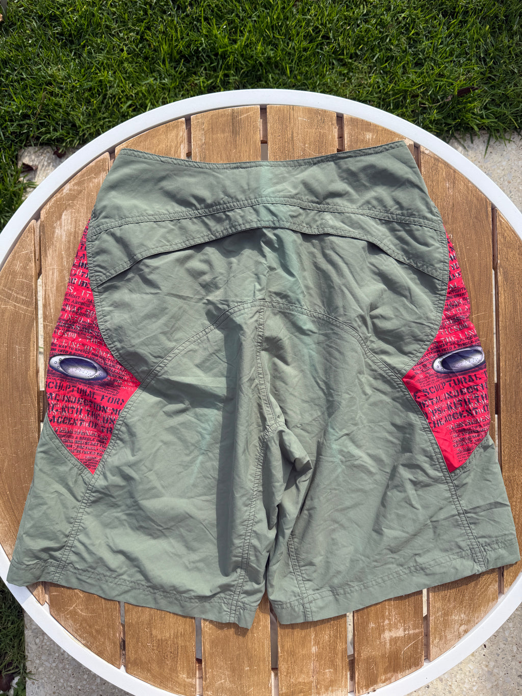 90s Oakley Boardshorts - 30