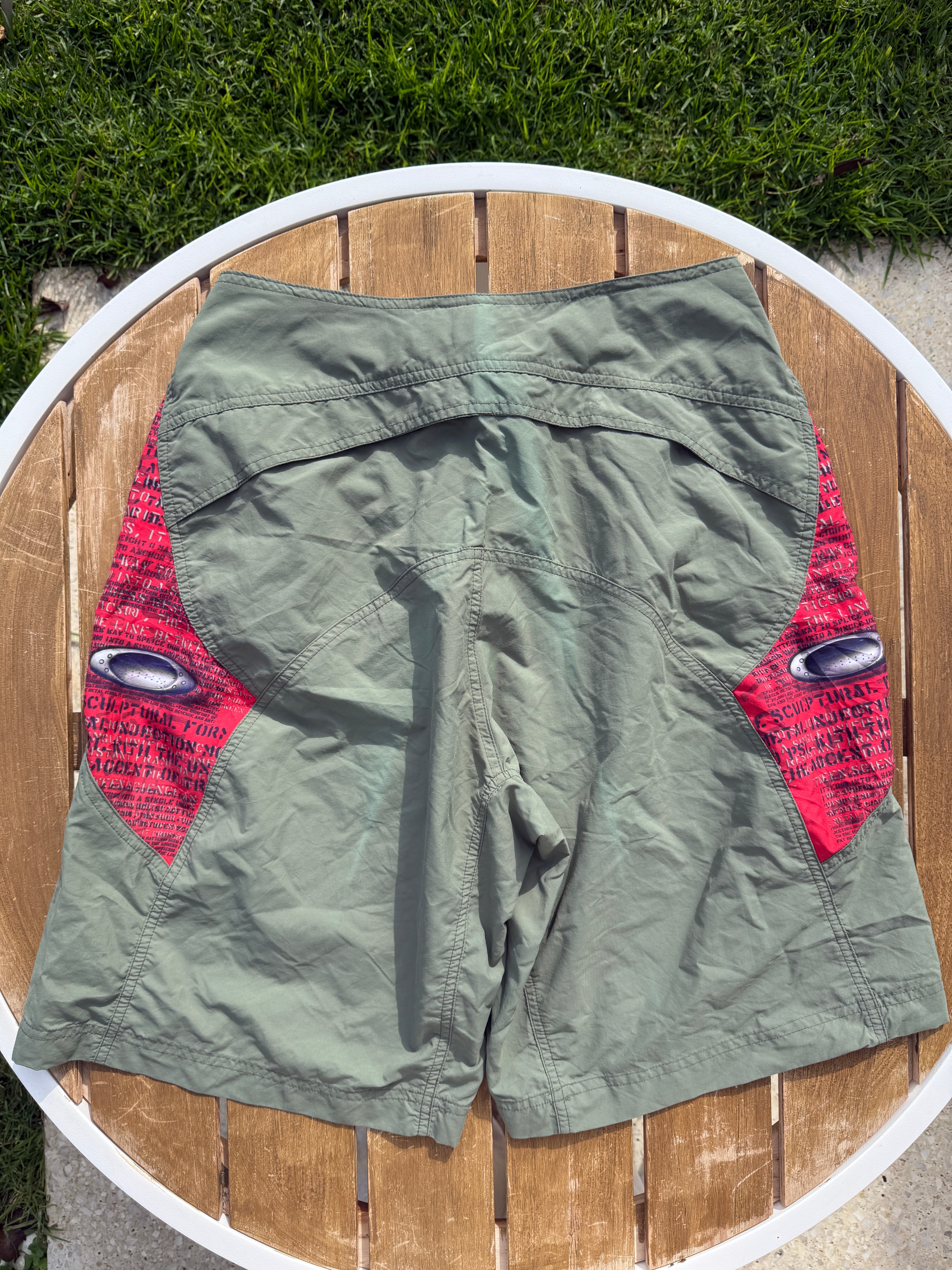 90s Oakley Boardshorts - 30