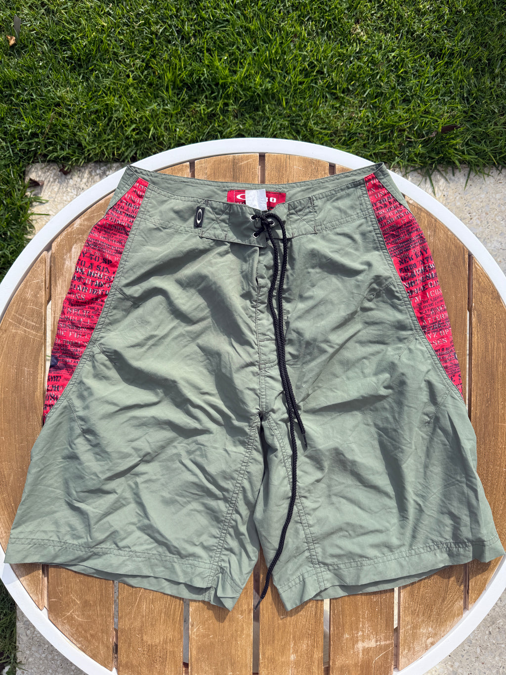90s Oakley Boardshorts - 30