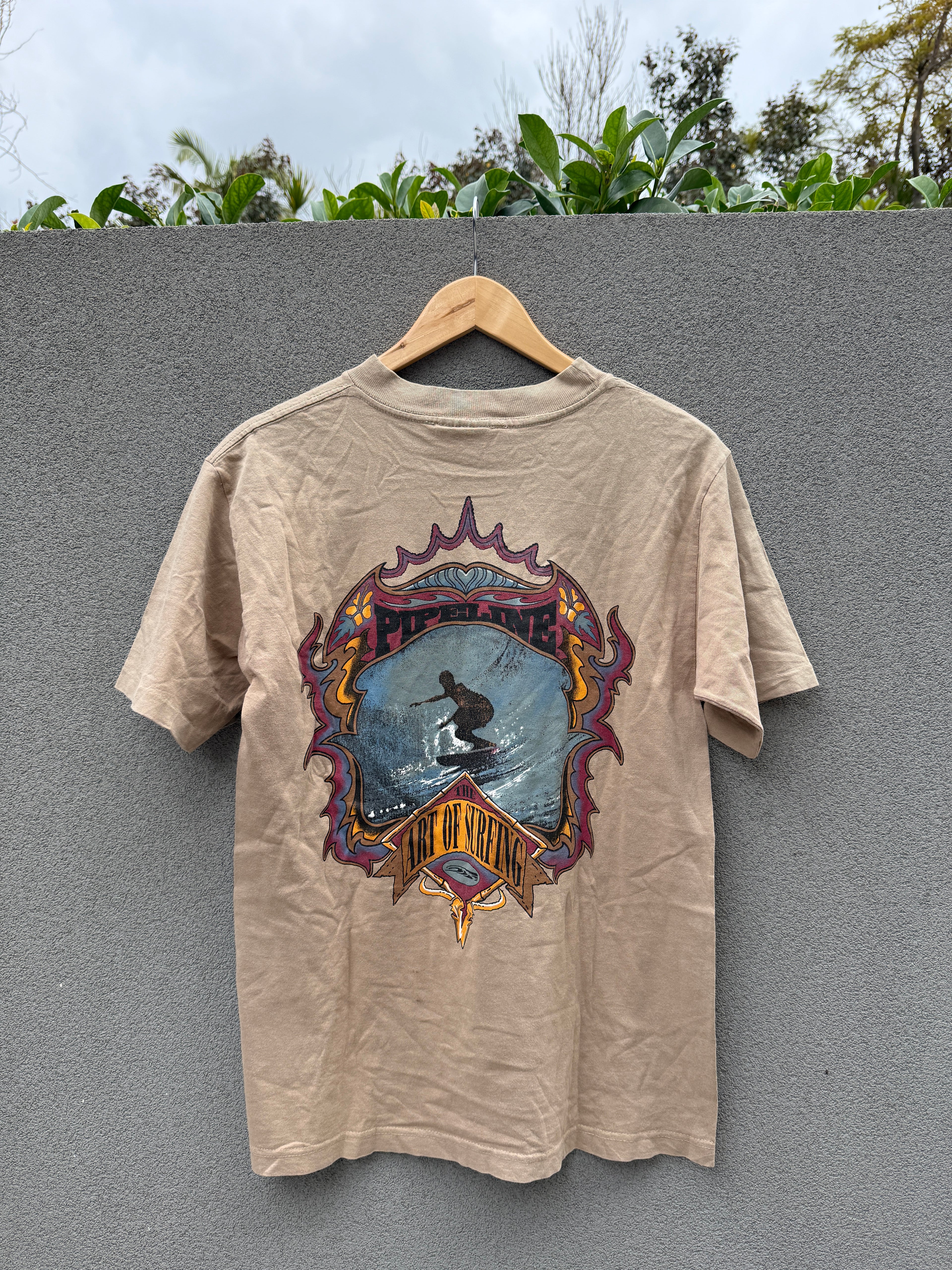 Pipeline Surfer T Shirt - M