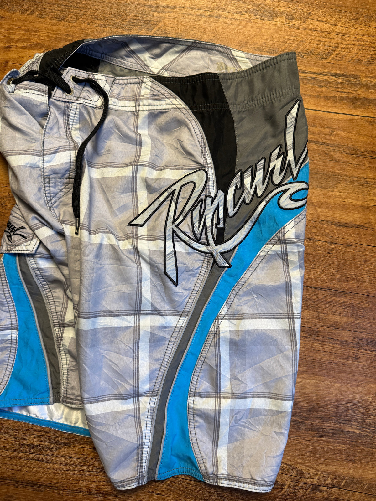 Vintage Plaid Ripcurl SpellOut Boardies - 33/34