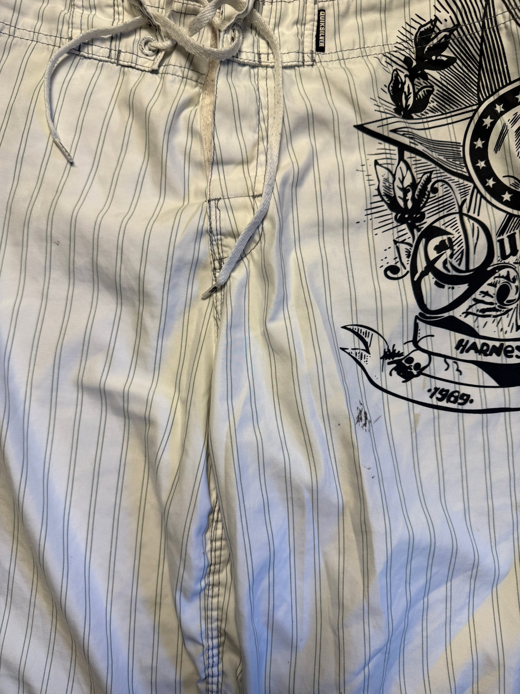 Vintage Quicksilver SpellOut Boardies - 32