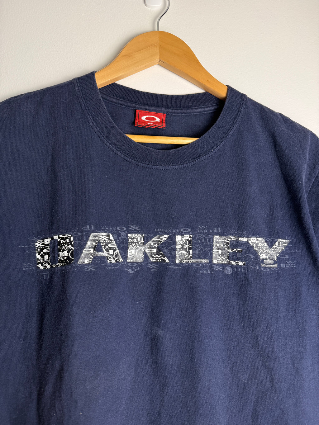 Vintage Oakley SpellOut T-Shirt - M