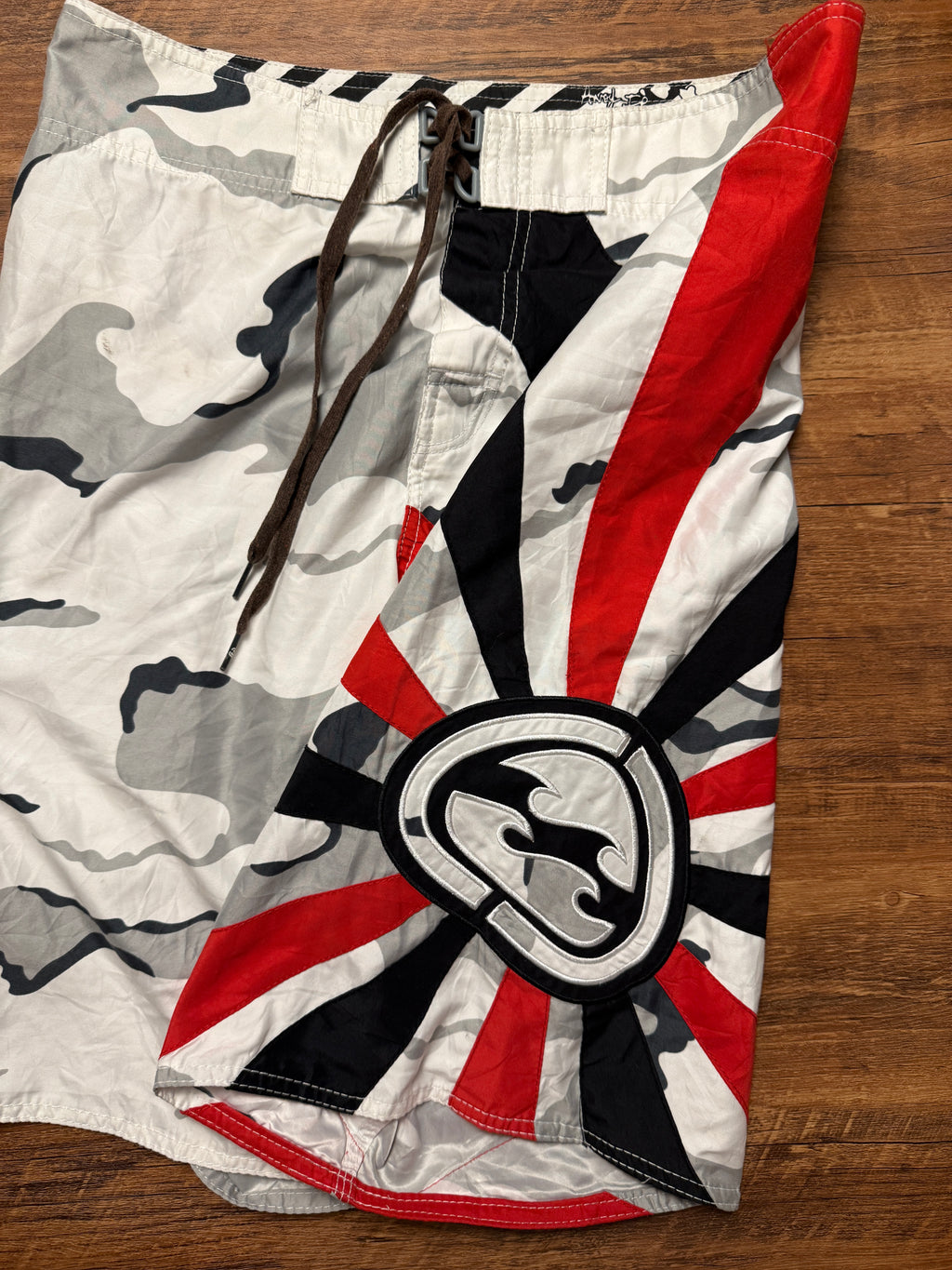 Vintage Andy Iron Camo Rising Suns - 32